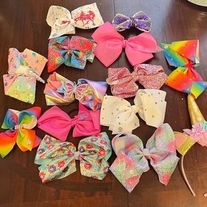 Jojo Siwa bows